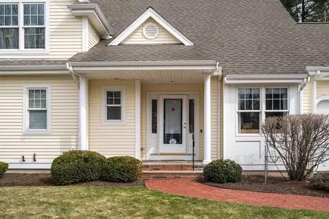 47 Holly Cir #47, Kingston, MA 02364
