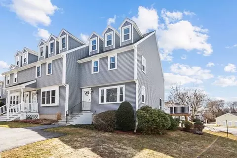 81 Merrimack Meadows Ln #81, Tewksbury, MA 01876