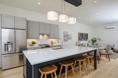 21 Tanglewood Rd #1, Mattapan, MA 02126