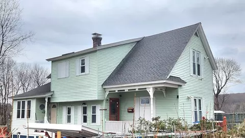 60 Circuit Ave S, Worcester, MA 01603