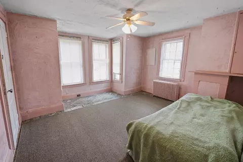 Bedroom - 37 E Main, Georgetown, MA 01833 photo 1 of 5