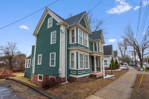 Exterior - 37 E Main, Georgetown, MA 01833 photo 3 of 5
