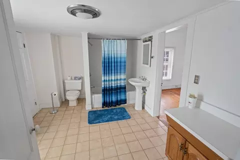 Bath - 37 E Main, Georgetown, MA 01833 photo 2 of 2