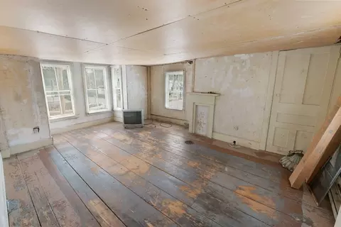 Bedroom - 37 E Main, Georgetown, MA 01833 photo 4 of 5