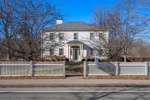 8 Washington St, Sherborn, MA 01770