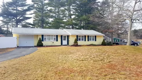 6 Penikese St, Wareham, MA 02576