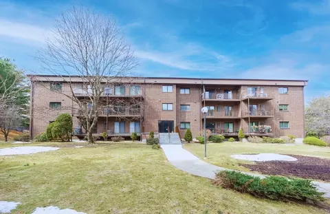 7 Ledgewood Way #8, Peabody, MA 01960