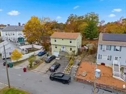 22 Juniper St, Lowell, MA 01852 photo 2