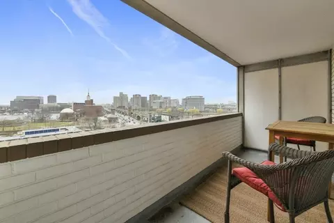 6 Whittier Pl #8P, Boston, MA 02114