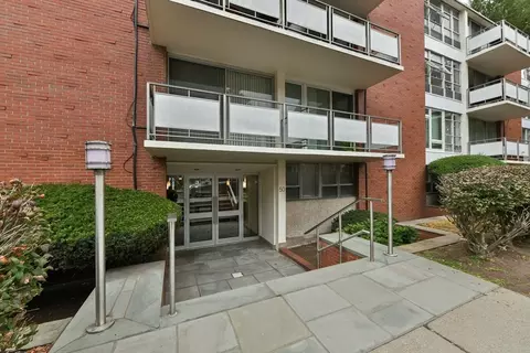 50 Park St #38, Brookline, MA 02446
