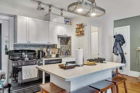 16 Hancock St #5R, Boston, MA 02114