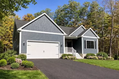 28 Spring St, Petersham, MA 01366