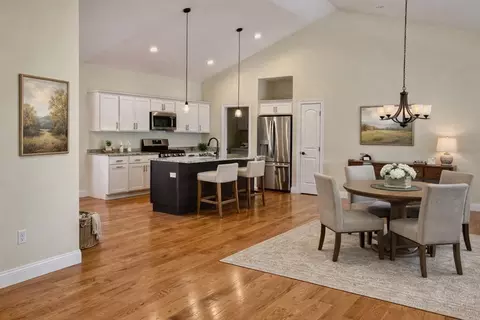 28 Spring St, Petersham, MA 01366 photo 5
