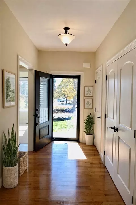 28 Spring St, Petersham, MA 01366 photo 3