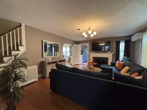127 Melha Ave, Springfield, MA 01104 photo 3