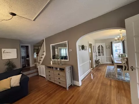 127 Melha Ave, Springfield, MA 01104 photo 9