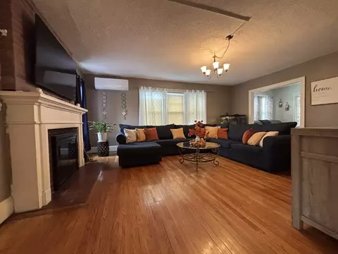 127 Melha Ave, Springfield, MA 01104 photo 8