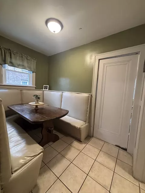 127 Melha Ave, Springfield, MA 01104 photo 15