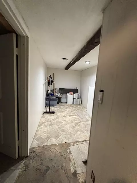 127 Melha Ave, Springfield, MA 01104 photo 38