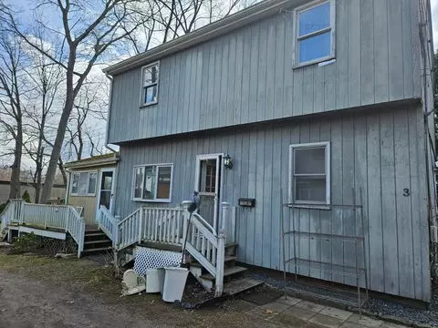 3 R Buttonwood Ter, Attleboro, MA 02703