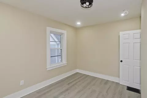 21 Chester St, Springfield, MA 01105 photo 29