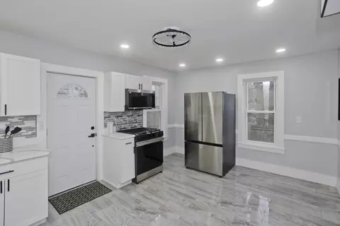 21 Chester St, Springfield, MA 01105 photo 5