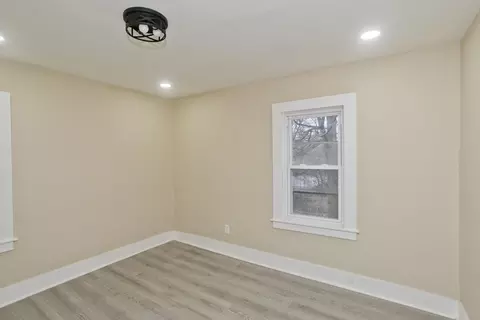 21 Chester St, Springfield, MA 01105 photo 26