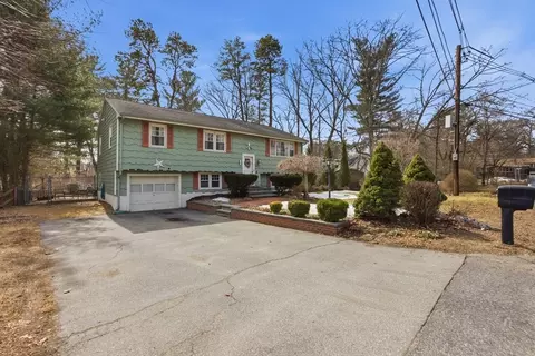 41 Bridge St, Tewksbury, MA 01876