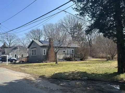 9 Cole St, Kingston, MA 02364