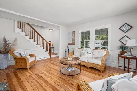 181 School St, Cotuit, MA 02635 photo 4