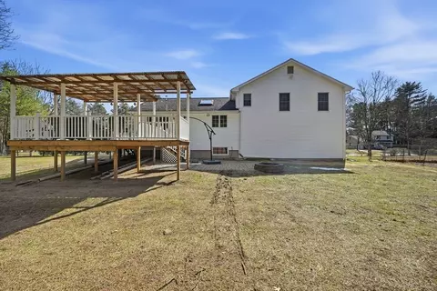 62 Campbell Dr, Easthampton, MA 01027 photo 2