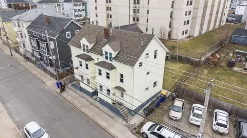 173 County St, Fall River, MA 02723 photo 3