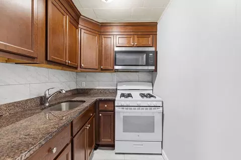173 County St, Fall River, MA 02723 photo 6