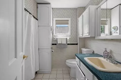 Bath - 45 Point Pleasant Rd, Webster, MA 01570 photo 1 of 3