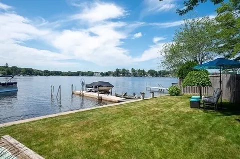 45 Point Pleasant Rd, Webster, MA 01570