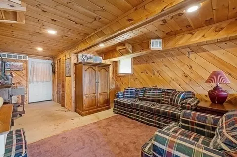 Entry Way - 45 Point Pleasant Rd, Webster, MA 01570 photo 3 of 5