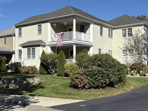 62 South St #C, Plymouth, MA 02360