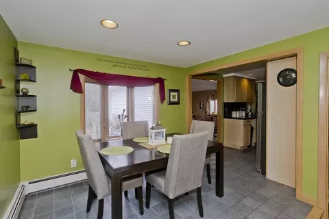 322 Holcomb Rd, Springfield, MA 01118 photo 5