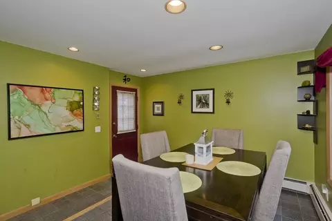 322 Holcomb Rd, Springfield, MA 01118 photo 4