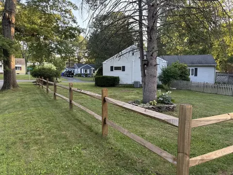 322 Holcomb Rd, Springfield, MA 01118 photo 25