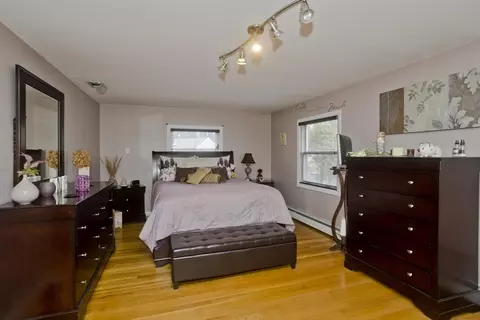 322 Holcomb Rd, Springfield, MA 01118 photo 16