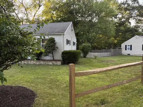 322 Holcomb Rd, Springfield, MA 01118 photo 22