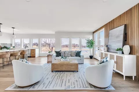 10 Chestnut Pl, Hingham, MA 02043