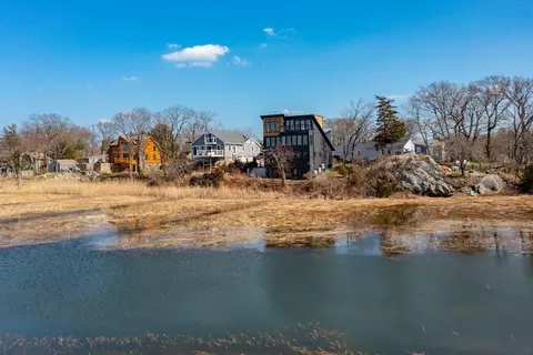View/Area - 10 Chestnut Pl, Hingham, MA 02043 photo 2 of 5