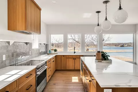 Kitchen - 10 Chestnut Pl, Hingham, MA 02043 photo 2 of 4