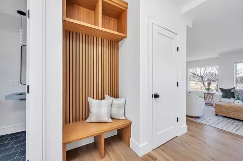 Entry Way - 10 Chestnut Pl, Hingham, MA 02043 photo 3 of 3
