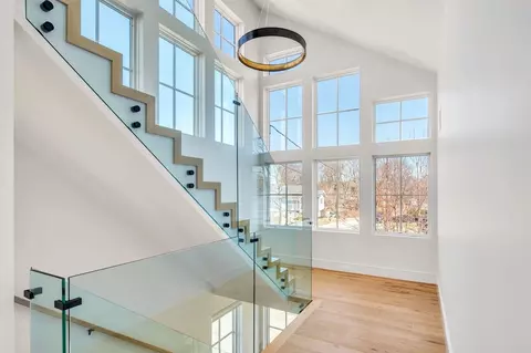Entry Way - 10 Chestnut Pl, Hingham, MA 02043 photo 2 of 3