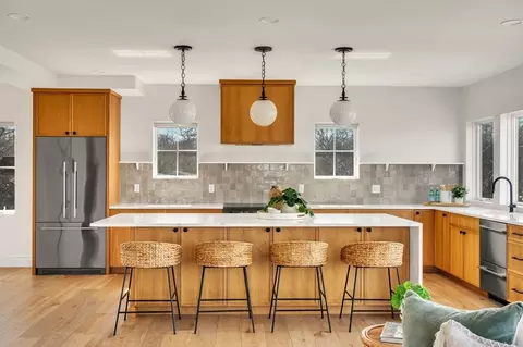 Kitchen - 10 Chestnut Pl, Hingham, MA 02043 photo 3 of 4