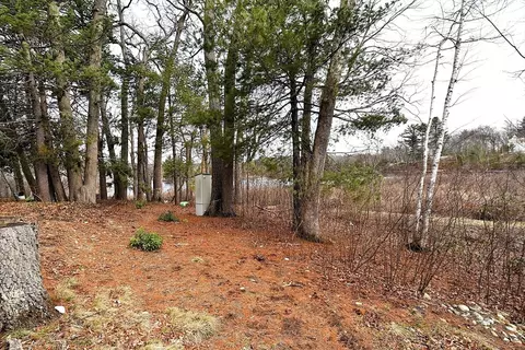 16 Black Point Rd, Webster, MA 01570 photo 4