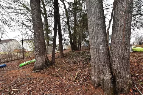 16 Black Point Rd, Webster, MA 01570 photo 5